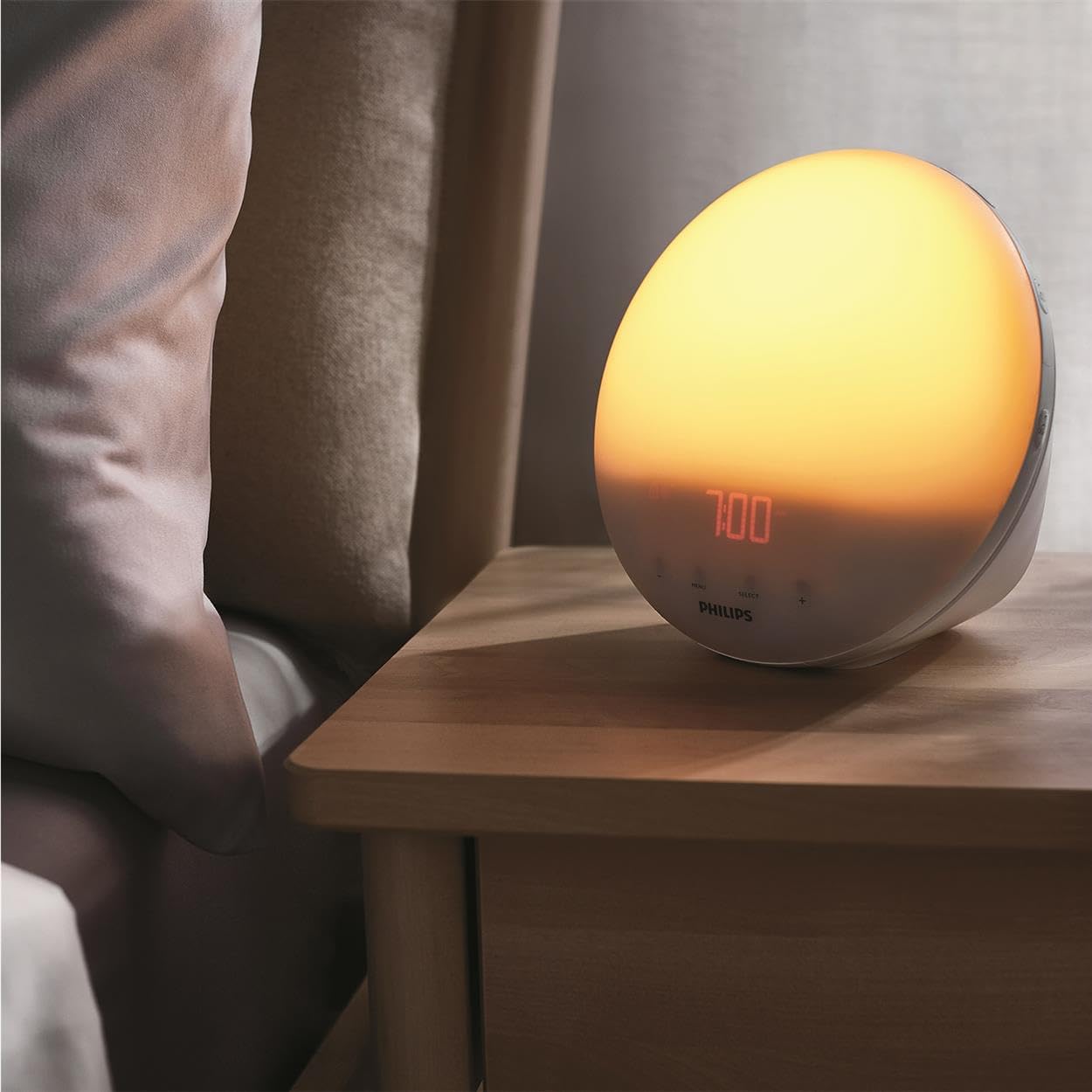 Philips Wake-up Light, farbige Sonnenaufgangssimulation, 20 Lichtstärken, 7 natürliche Klänge, Mitternachtslicht (Modell HF3531/01)