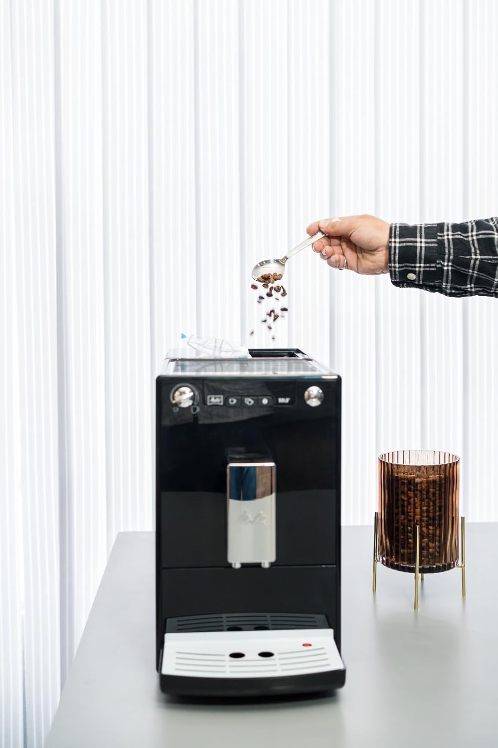 MELITTA Kaf­fee­voll­au­to­mat "Solo E950-201, schwarz", schwarz, B:45,5cm H:30,3cm T:20cm, Kaf­fee­voll­au­to­ma­ten, Perfekt für Café crème & Espresso, nur 20cm breit (88671559-0) schwarz