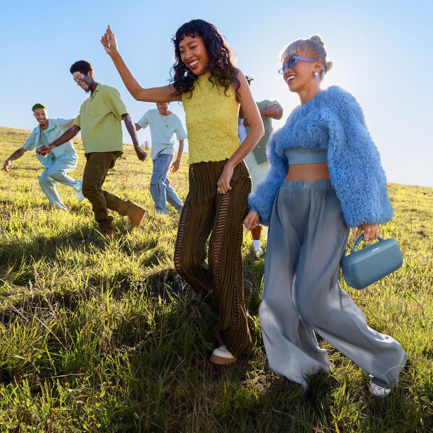 Bose Tragbarer SoundLink Max Lautsprecher, große tragbare Bluetooth Boombox mit Akku, wasserdichte Lautsprecher Boxen, 20h Akkulaufzeit, USB-C, AUX, Dämmerungsblau